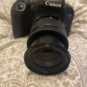 I am selling my canon t7i. It has not been used.